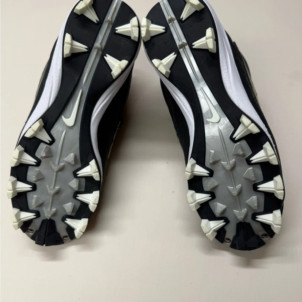 Nike fast pitch baseball cleats